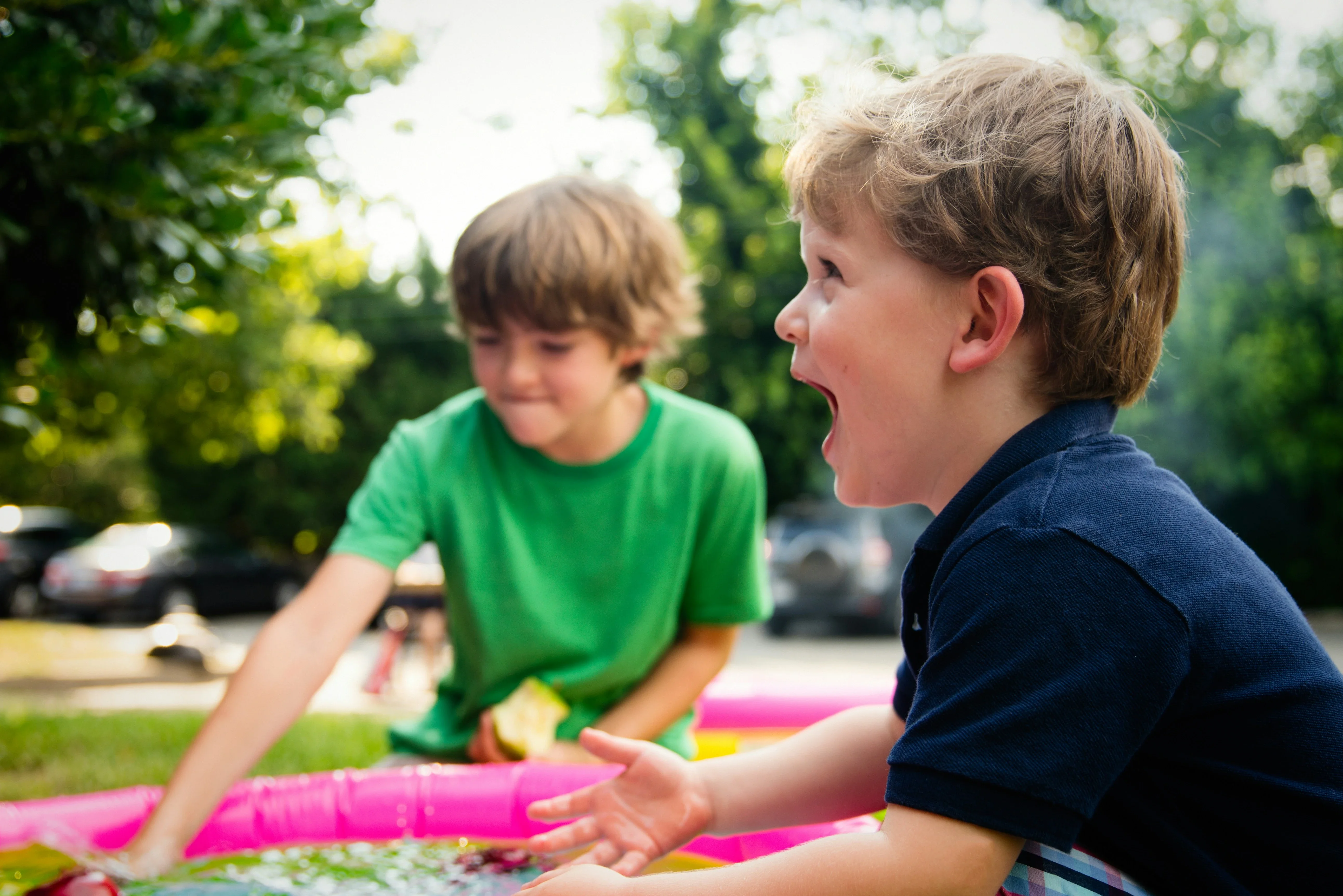 20 activités estivales pour stimuler la motricité fine de votre enfant cet été